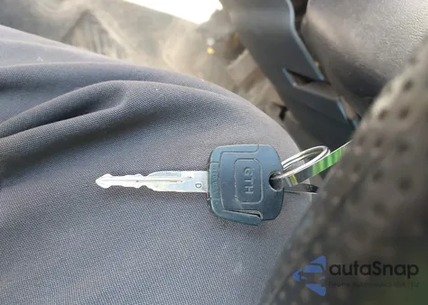 2006 Ford Escape Xls/Xls Manual from USA, damaged, VIN 1FMYU02Z06KA72599